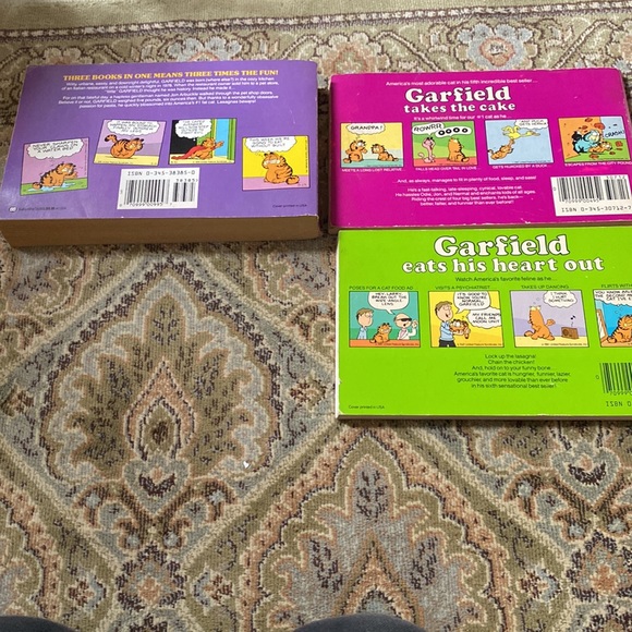 Vintage 1970s, one Garfield fat cat three pack +2 other books - Picture 2 of 7